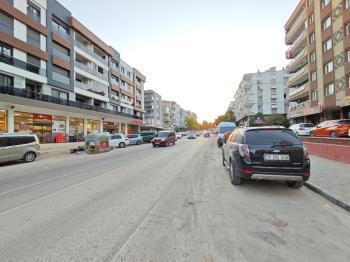 KARŞIYAKA’NIN MERKEZİ BAHÇELİEVLER’DE GENİŞ 3+1 DAİRE 