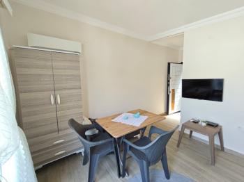 BUCA KADIN DOĞUM HASTANESİ YAKININDA EŞYALI KİRALIK 1+1 DAİRE