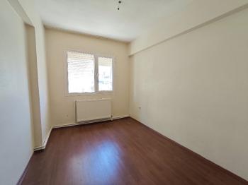 ÇİĞLİ ATATÜRK MAHALLESİNDE TEMİZ 3+1 ARAKAT DAİRE