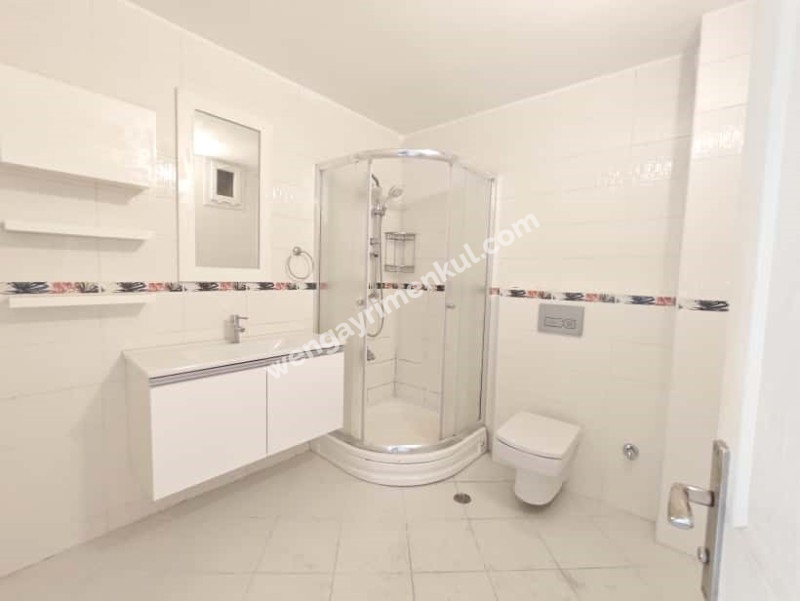 HATAY MERKEZİ LOKASYONDA GENİŞ SALON 3+1 SATILIK DAİRE