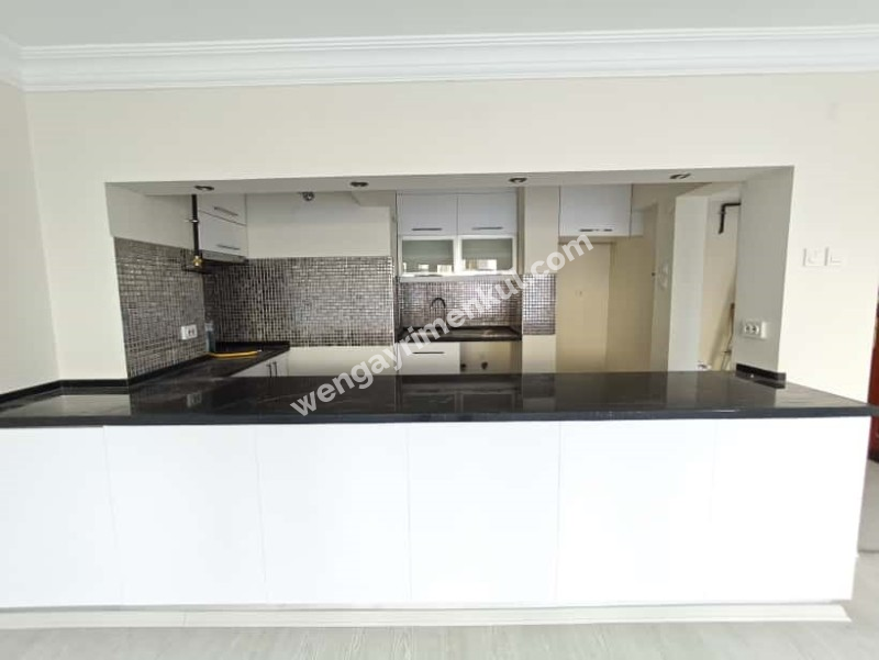 HATAY MERKEZİ LOKASYONDA GENİŞ SALON 3+1 SATILIK DAİRE