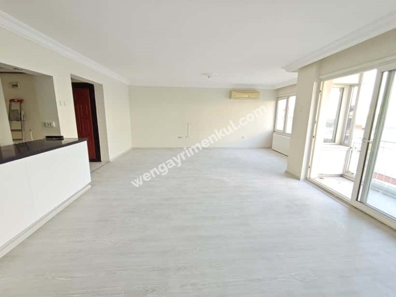 HATAY MERKEZİ LOKASYONDA GENİŞ SALON 3+1 SATILIK DAİRE