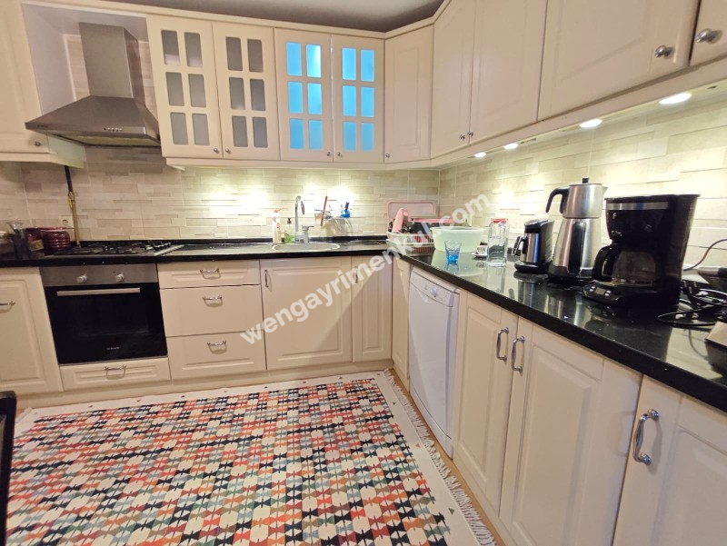 KARŞIYAKA’NIN MERKEZİ BAHÇELİEVLER’DE GENİŞ 3+1 DAİRE 