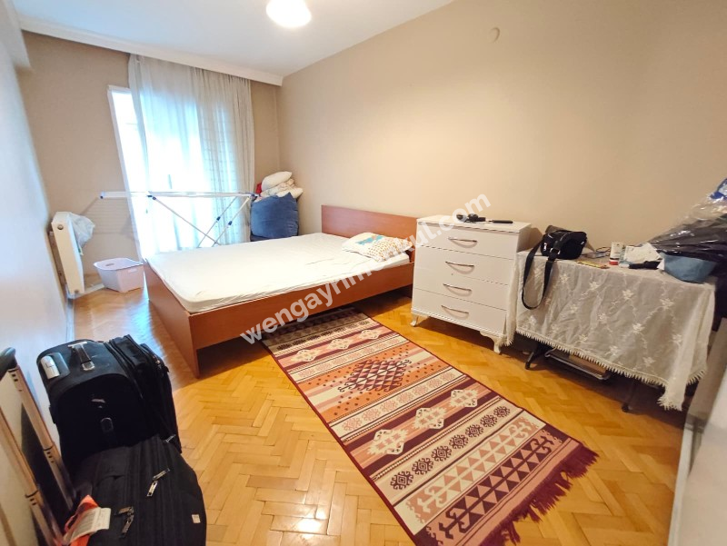 KARŞIYAKA’NIN MERKEZİ BAHÇELİEVLER’DE GENİŞ 3+1 DAİRE 