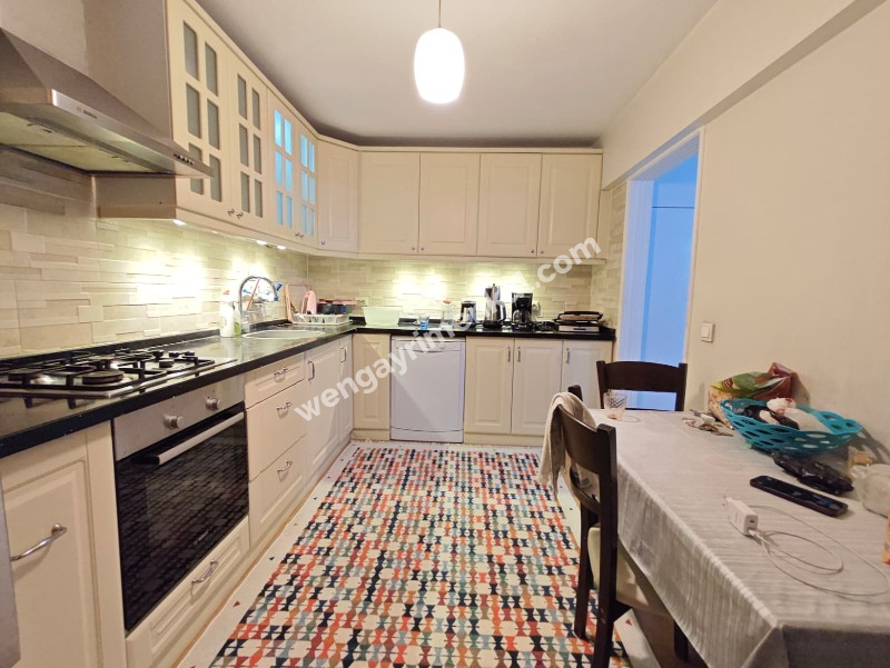 KARŞIYAKA’NIN MERKEZİ BAHÇELİEVLER’DE GENİŞ 3+1 DAİRE 