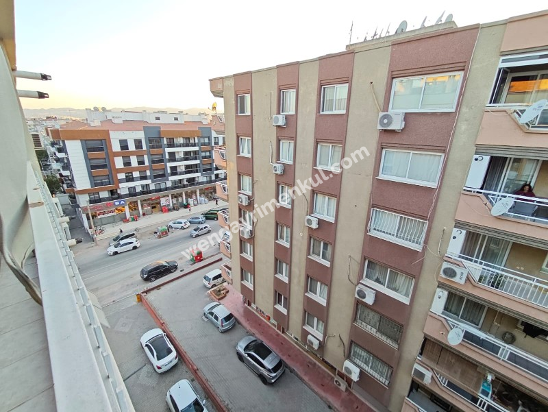 KARŞIYAKA’NIN MERKEZİ BAHÇELİEVLER’DE GENİŞ 3+1 DAİRE 