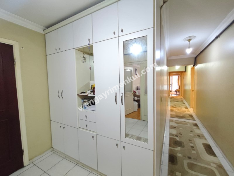 KARŞIYAKA’NIN MERKEZİ BAHÇELİEVLER’DE GENİŞ 3+1 DAİRE 