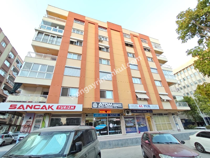 KARŞIYAKA’NIN MERKEZİ BAHÇELİEVLER’DE GENİŞ 3+1 DAİRE 