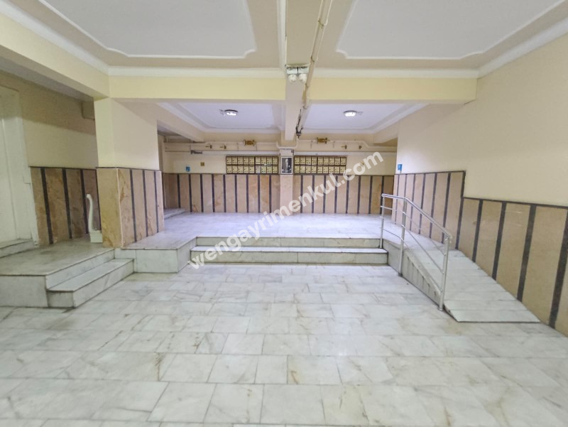 KARŞIYAKA’NIN MERKEZİ BAHÇELİEVLER’DE GENİŞ 3+1 DAİRE 