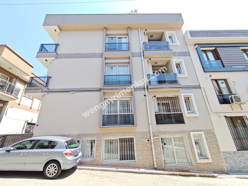 BUCA KADIN DOĞUM HASTANESİ YAKININDA EŞYALI KİRALIK 1+1 DAİRE