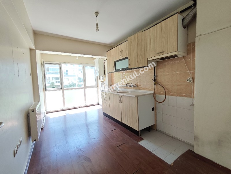 ÇİĞLİ ATATÜRK MAHALLESİNDE TEMİZ 3+1 ARAKAT DAİRE