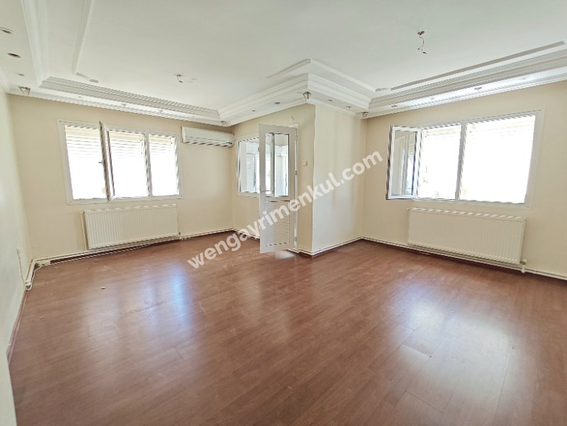 ÇİĞLİ ATATÜRK MAHALLESİNDE TEMİZ 3+1 ARAKAT DAİRE