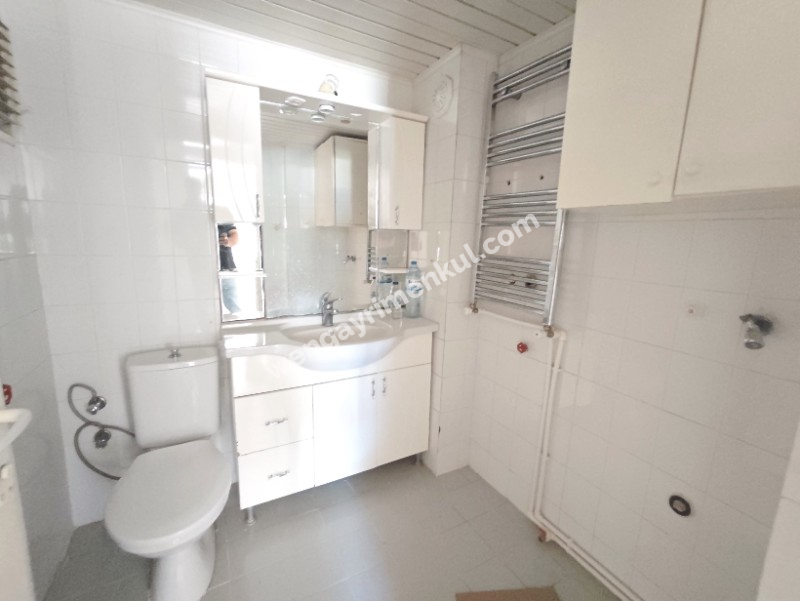 ÇİĞLİ ATATÜRK MAHALLESİNDE TEMİZ 3+1 ARAKAT DAİRE