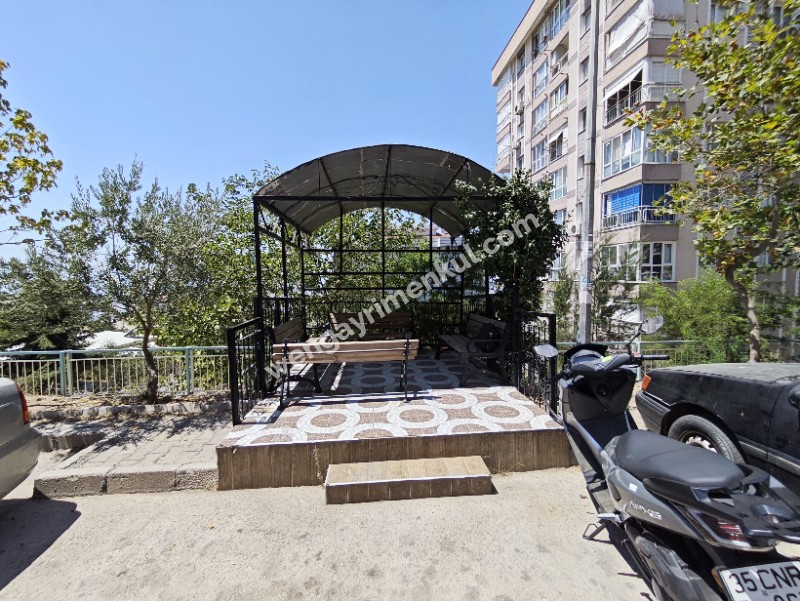 ÇİĞLİ ATATÜRK MAHALLESİNDE TEMİZ 3+1 ARAKAT DAİRE