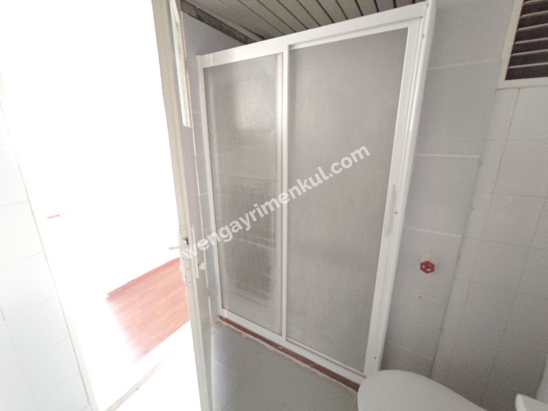 ÇİĞLİ ATATÜRK MAHALLESİNDE TEMİZ 3+1 ARAKAT DAİRE