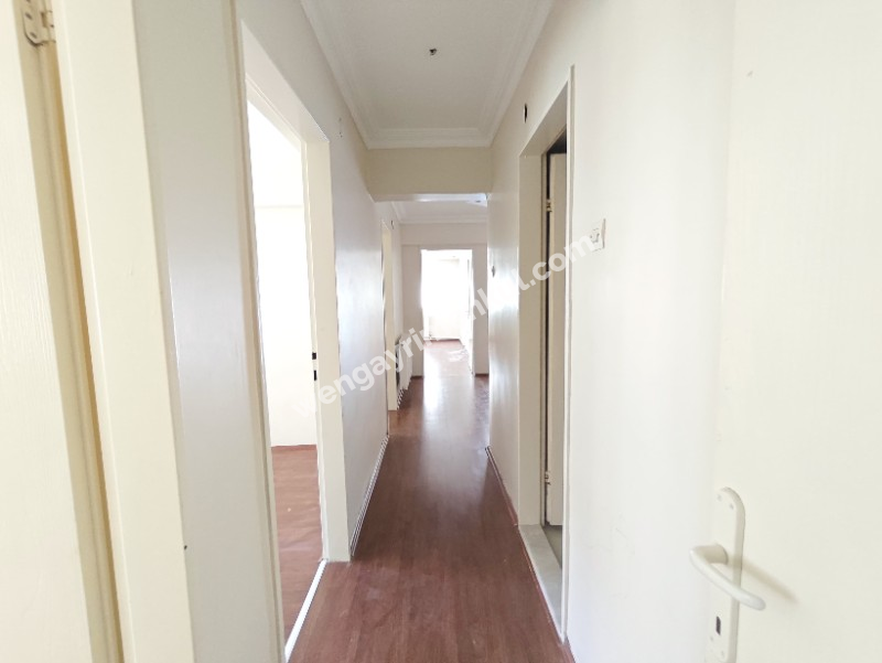 ÇİĞLİ ATATÜRK MAHALLESİNDE TEMİZ 3+1 ARAKAT DAİRE