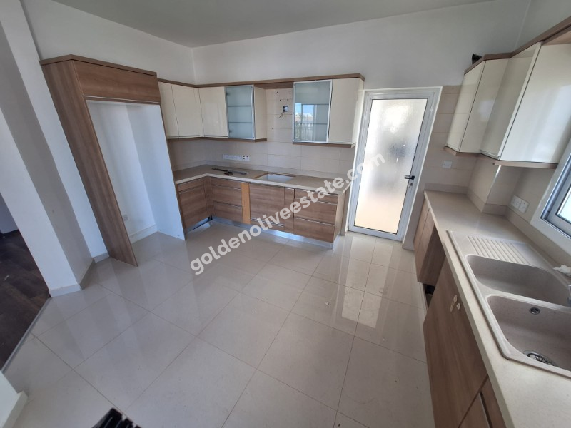 SATLIK 3+1 Yeniboğaziçi /Mağusa