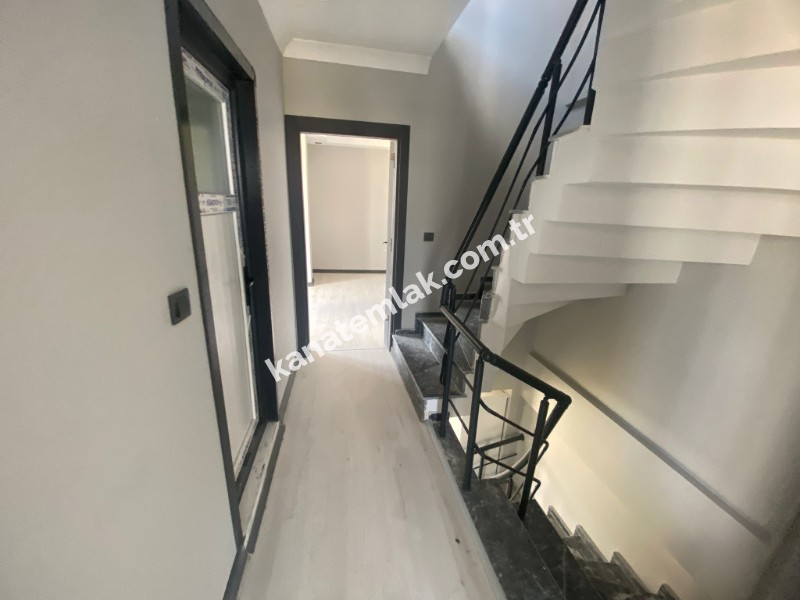 Kanat Emlak'tan Marmara Ereğlisi Dereağzı Mahallesinde 3+1 Satılık Villa