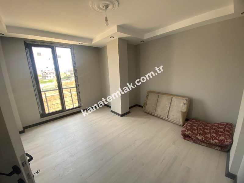 Kanat Emlak'tan Marmara Ereğlisi Dereağzı Mahallesinde 3+1 Satılık Villa