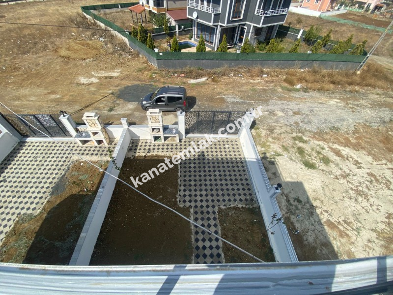 Kanat Emlak'tan Marmara Ereğlisi Dereağzı Mahallesinde 3+1 Satılık Villa