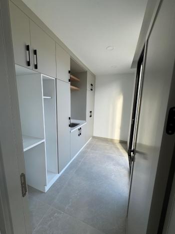 Kıbrıs Girne Edremit Bölgesinde Merit Park Otel'e Yürüyüş Mesafesinde Satılık Lüks 3+1 Villa 