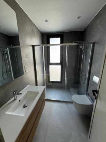 Kıbrıs Girne Edremit Bölgesinde Merit Park Otel'e Yürüyüş Mesafesinde Satılık Lüks 3+1 Villa 