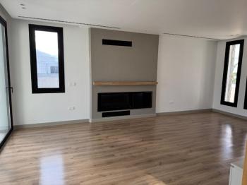 Kıbrıs Girne Edremit Bölgesinde Merit Park Otel'e Yürüyüş Mesafesinde Satılık Lüks 3+1 Villa 