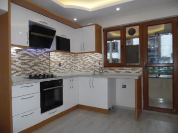 ÇORLUDA RESMİ KURUMLARA YAKIN 2+1 GİRİŞ KAT DAİRE 