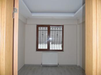 ÇORLUDA RESMİ KURUMLARA YAKIN 2+1 GİRİŞ KAT DAİRE 