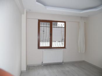 ÇORLUDA RESMİ KURUMLARA YAKIN 2+1 GİRİŞ KAT DAİRE 