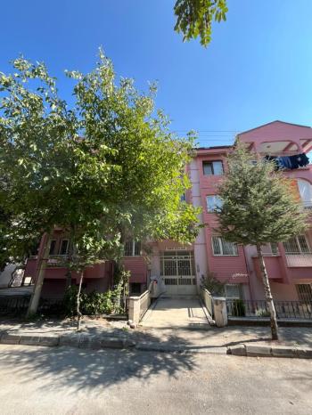 AFYON ÜÇOK EMLAKTAN MAREŞAL F ÇAKMAK MAH KİRALIK 3+1 1 KAT DAİRE