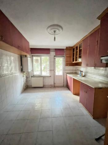 AFYON ÜÇOK EMLAKTAN MAREŞAL F ÇAKMAK MAH KİRALIK 3+1 1 KAT DAİRE