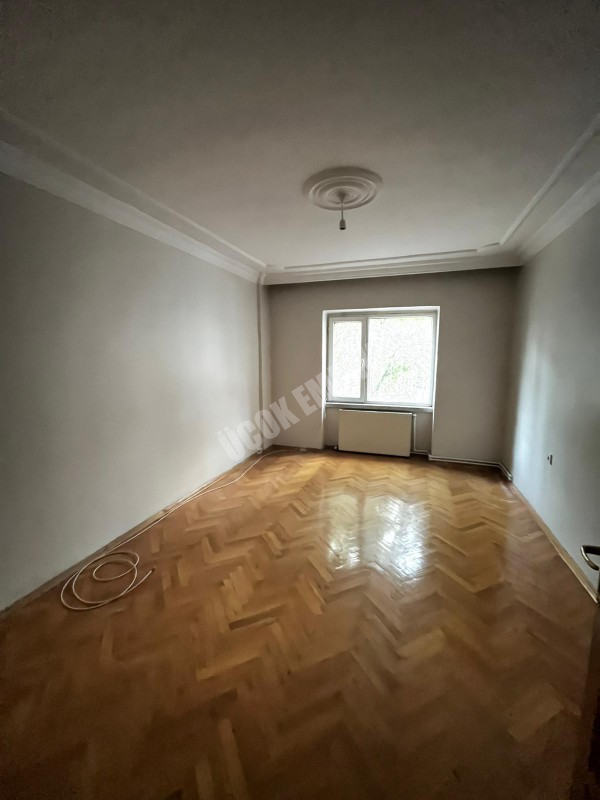 AFYON ÜÇOK EMLAKTAN MAREŞAL F ÇAKMAK MAH KİRALIK 3+1 1 KAT DAİRE