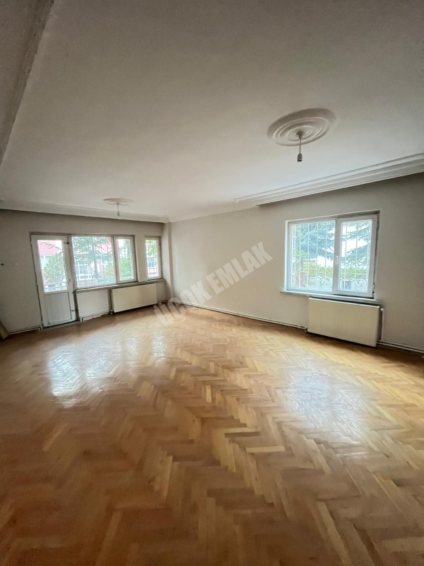 AFYON ÜÇOK EMLAKTAN MAREŞAL F ÇAKMAK MAH KİRALIK 3+1 1 KAT DAİRE