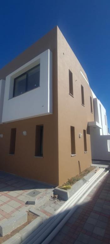 Lefkoşa Gönyeli'de Yeni SATILIK TRİPLEKS 4+1 VİLLA