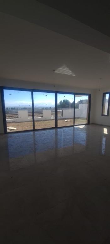 Lefkoşa Gönyeli'de Yeni SATILIK TRİPLEKS 4+1 VİLLA