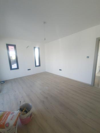 Lefkoşa Gönyeli'de Yeni SATILIK TRİPLEKS 4+1 VİLLA