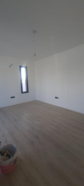 Lefkoşa Gönyeli'de Yeni SATILIK TRİPLEKS 4+1 VİLLA