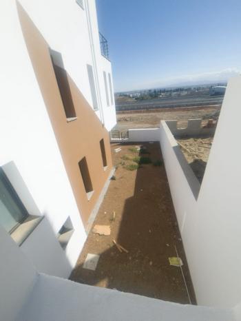 Lefkoşa Gönyeli'de Yeni SATILIK TRİPLEKS 4+1 VİLLA