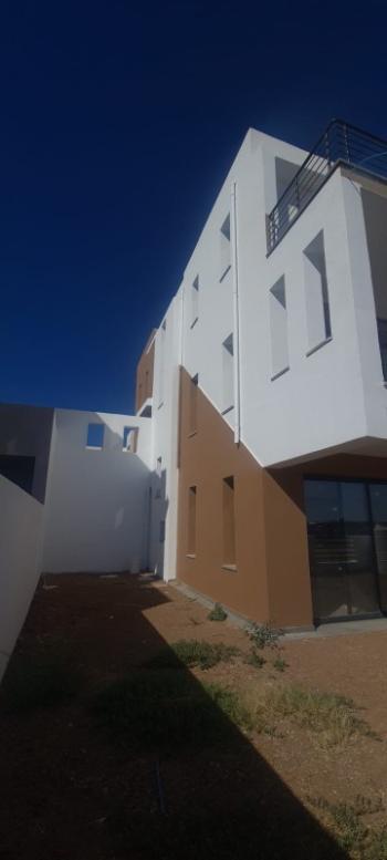 Lefkoşa Gönyeli'de Yeni SATILIK TRİPLEKS 4+1 VİLLA