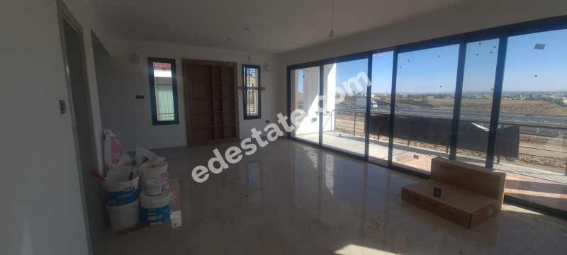 Lefkoşa Gönyeli'de Yeni SATILIK TRİPLEKS 4+1 VİLLA