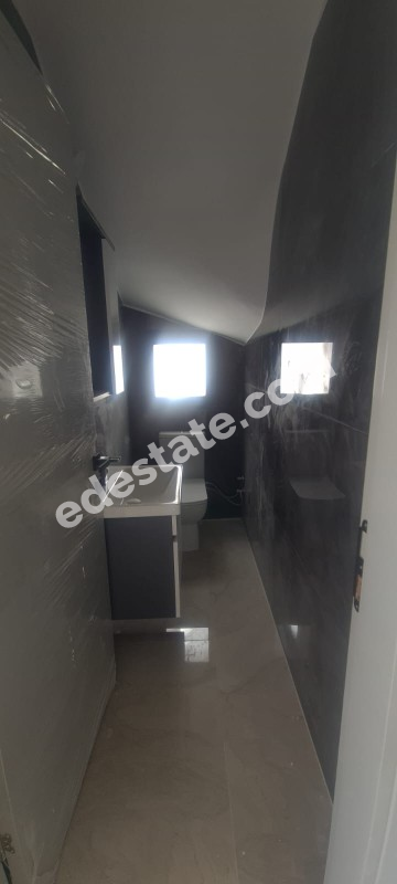 Lefkoşa Gönyeli'de Yeni SATILIK TRİPLEKS 4+1 VİLLA