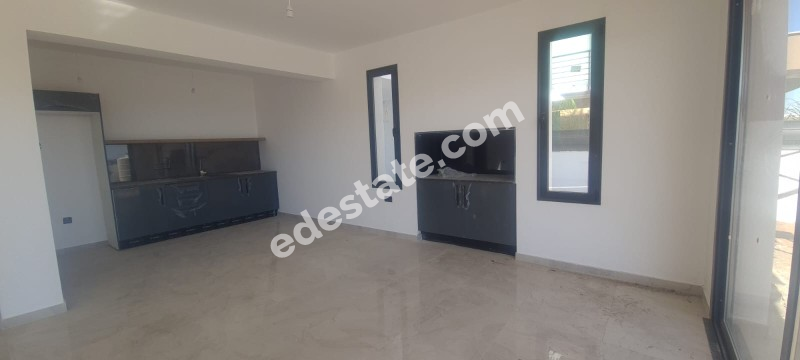 Lefkoşa Gönyeli'de Yeni SATILIK TRİPLEKS 4+1 VİLLA