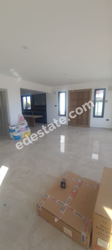 Lefkoşa Gönyeli'de Yeni SATILIK TRİPLEKS 4+1 VİLLA