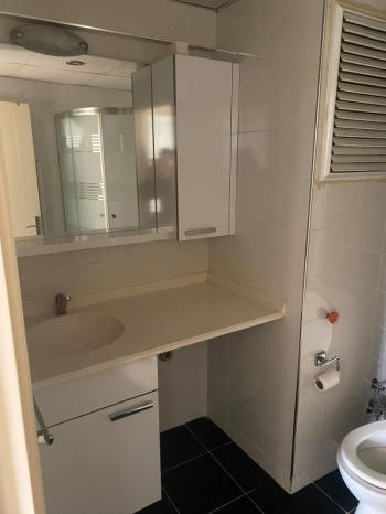 Bornova Mevlana mah. Palmiye sitesi Satılık 1+1 boş daire 