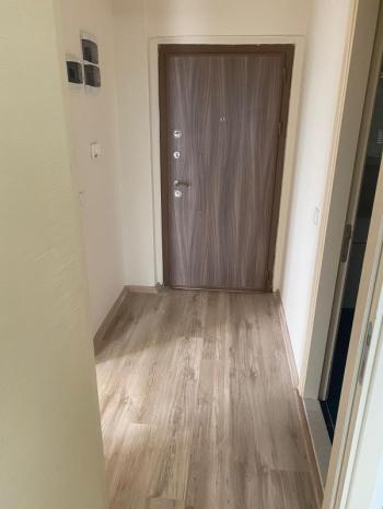 Bornova Mevlana mah. Palmiye sitesi Satılık 1+1 boş daire 