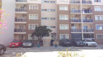 Bornova Mevlana mah. Palmiye sitesi Satılık 1+1 boş daire 