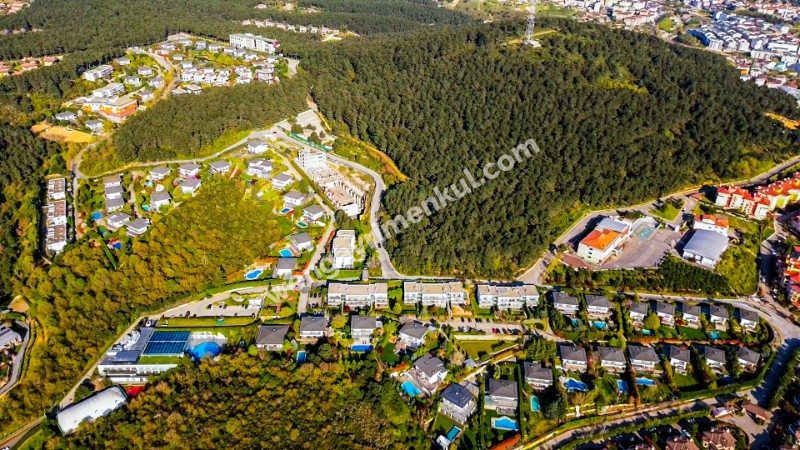 ÇEKMEKÖY MAYA VERA'DA SATILIK TOWNHOUSE VİLLA