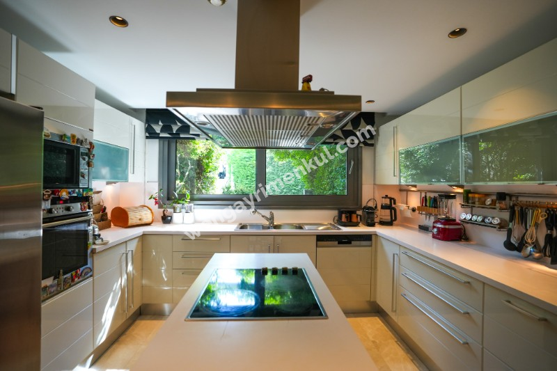 ÇEKMEKÖY MAYA VERA'DA SATILIK TOWNHOUSE VİLLA