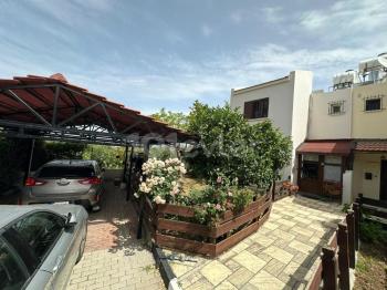 Girne Karaoğlanoğlu’nda Ortak Havuzlu Sitede 3+1, Satılık Dubleks Villa